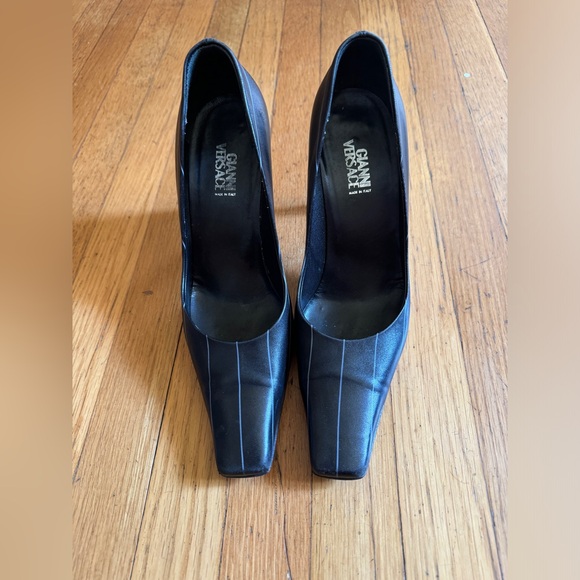 90s Vintage Gianni Versace Black Pinstripe Stiletto Heels Sz 37.5 - Picture 3 of 12